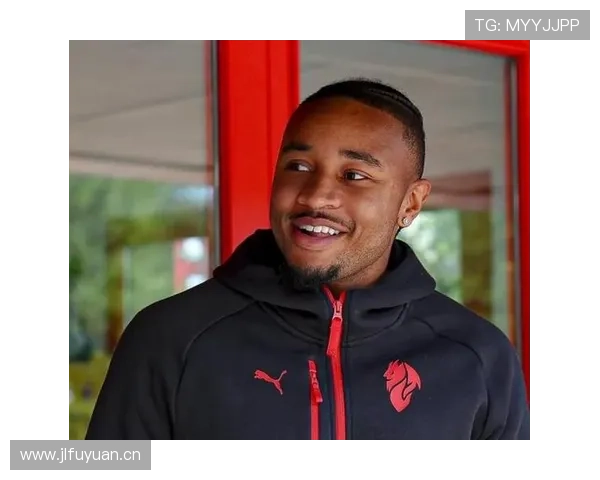 恩昆库：从巴黎青训到德甲MVP的生涯跃迁解析